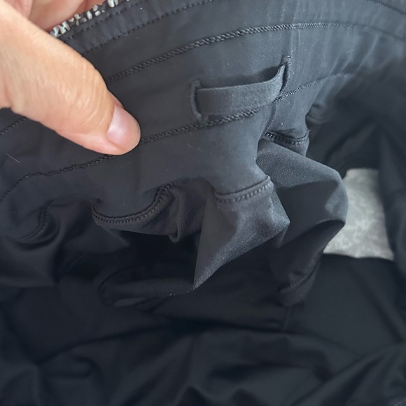 Lululemon shorts size 10 - Picture 3 of 4